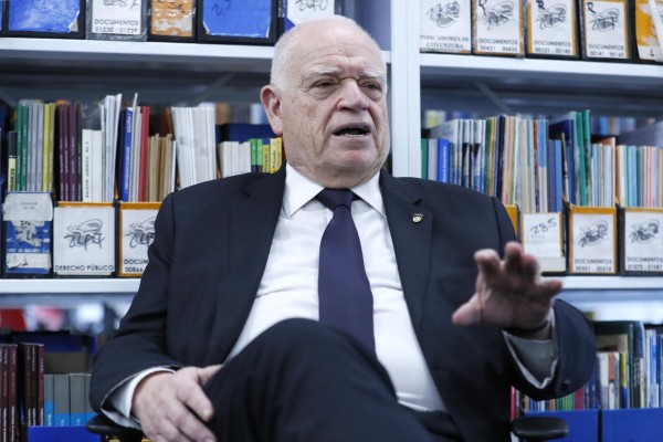 César Pérez, presidente de la Corte Interamericana de Derechos Humanos, durante la conversación con la agencia EFE.