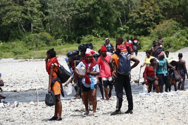 Migrantes persiguen sus sueños en medio de la mortífera pandemia de la covid-19