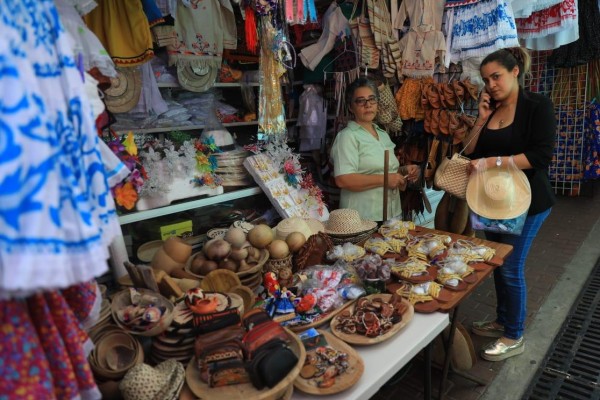 Panameños ultiman detalles para 'chanearse' en las fiestas patrias
