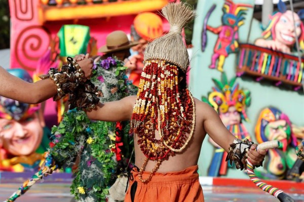 Carnaval de Negros y Blancos colombiano mantiene su esencia en la virtualidad