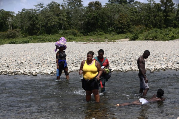 Migrantes persiguen sus sueños en medio de la mortífera pandemia de la covid-19