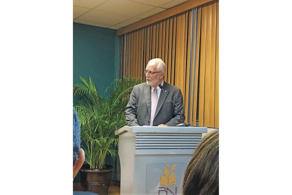 La presentación correspondió al profesor Jorge Arosemena
