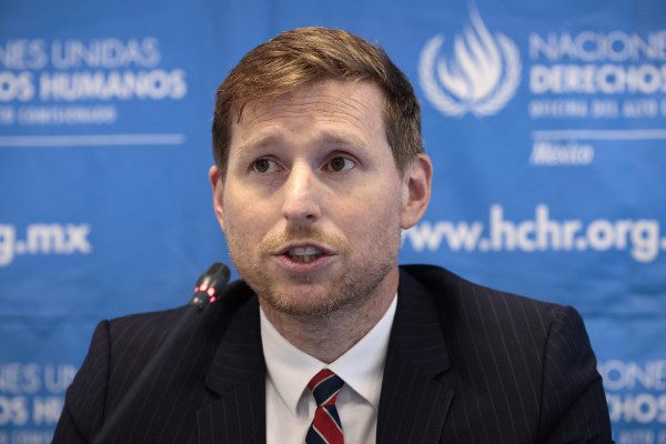 La integrante del grupo de trabajo de la ONU sobre Detención Arbitraria Matthew Gillett habla durante una conferencia de prensa, hoy, en Ciudad de México (México).