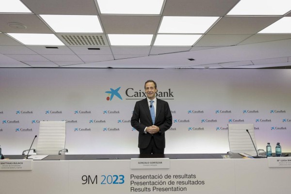 En la imagen, el consejero delegado, Gonzalo Gortázar, durante la rueda de prensa que ha ofrecido en Valencia.