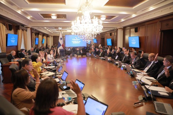 Alexander resaltó que la economía panameña sigue liderando el crecimiento económico de la región.