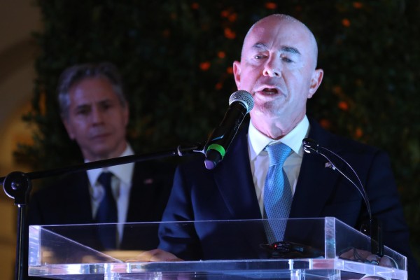 Los republicanos habían prometido investigar la gestión de Mayorkas en la frontera con México el pasado noviembre.