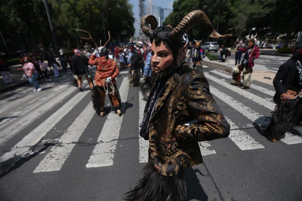 Indígenas de México reclaman visibilidad y derechos en marcha conmemorativa