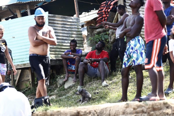 Migrantes persiguen sus sueños en medio de la mortífera pandemia de la covid-19