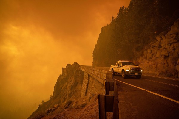El incendio Caldor en California se acerca al lugar turístico lago Tahoe