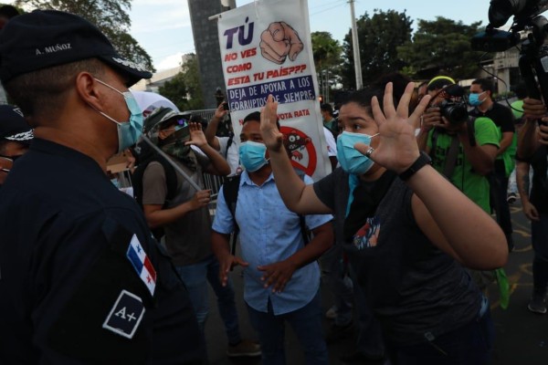 Los manifestantes, entre otros cuestionamientos hacia el Gobierno, se oponen al Decreto Ejecutivo 830 que limita el numero de beneficiarios del Plan Panamá Solidario.  