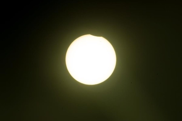 Así se apreció el eclipse solar que oscureció el cielo de Suramérica