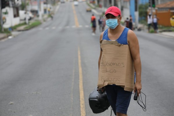 Panameños salen a las calles exigiendo al Gobierno bonos y bolsas de comida