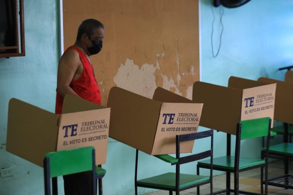 El colectivo opositor tiene 306 mil 549 adherentes.