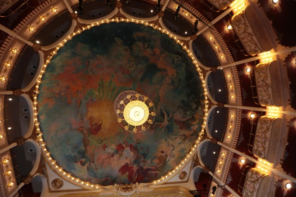 El Teatro Nacional celebra su aniversario 111 con la reapertura de sus puertas