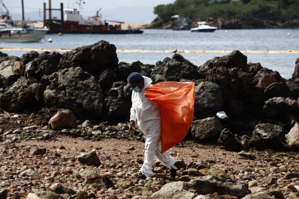 Contaminación en Taboga por derrame de combustible