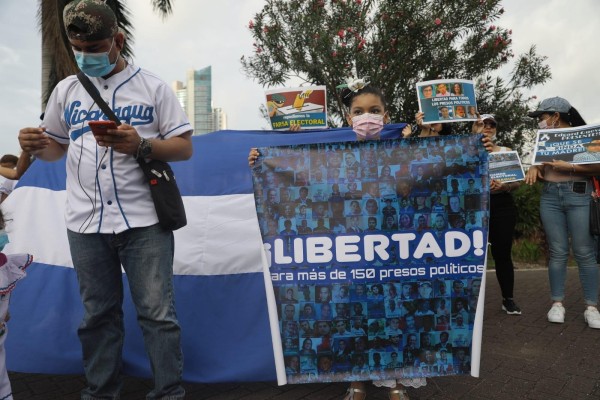 Nicaragüenses en Panamá protestan ante reelección de Ortega y polémico proceso electoral