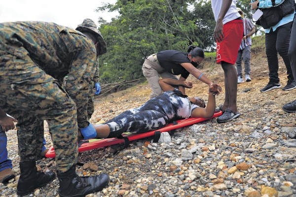 Este año, 619 personas fueron rescatadas durante su trayecto por la selva de Darién.
