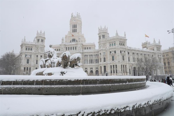 La gran nevada del centro de España colapsa Madrid