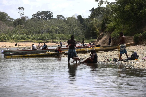 Migrantes persiguen sus sueños en medio de la mortífera pandemia de la covid-19