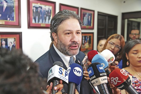 'Cuentas por pagar podrían superar los $1,700 millones', Rojas