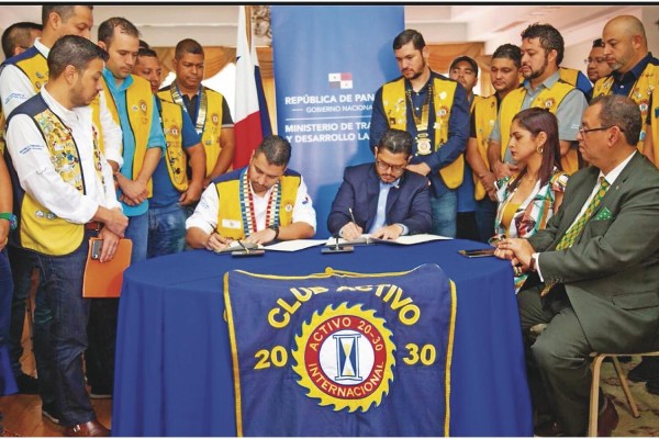 Firman acuerdo para proyectos contra el trabajo infantil