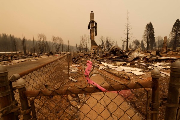 El calor empeora la situación de los incendios en California
