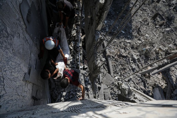 Bombardeo a un edificio en Gaza que mató a más de 30 miembros de una misma familia.