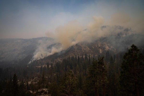 El incendio Caldor en California se acerca al lugar turístico lago Tahoe