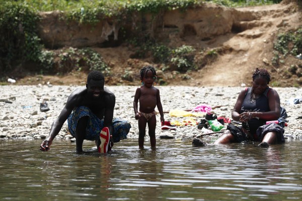Migrantes persiguen sus sueños en medio de la mortífera pandemia de la covid-19