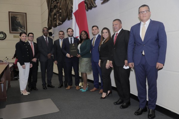 El proyecto deberá ser remitido nuevamente al Órgano Ejecutivo para su análisis, luego haber sido vetado inicialmente por inconveniente e inexequible.