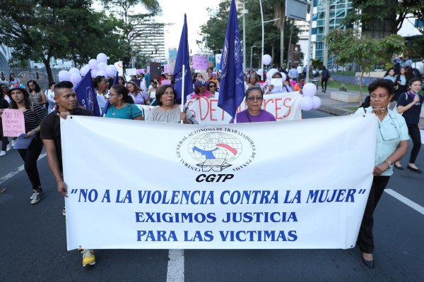Manifestaci&oacute;n contra la violencia a la mujer