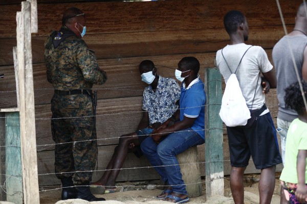Migrantes persiguen sus sueños en medio de la mortífera pandemia de la covid-19