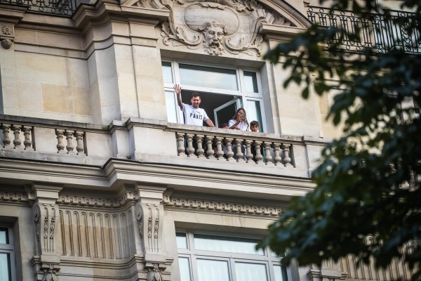 El primer día de Messi en París