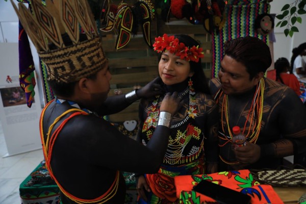 Mujeres indígenas exponen en el Museo Itinerante de la Nahua