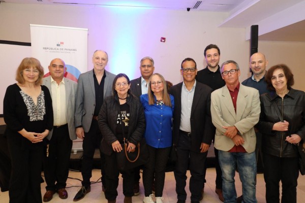 Se desarrollará una serie de eventos en la semana Literaria, en la que participarán los miembros del jurado del premio.