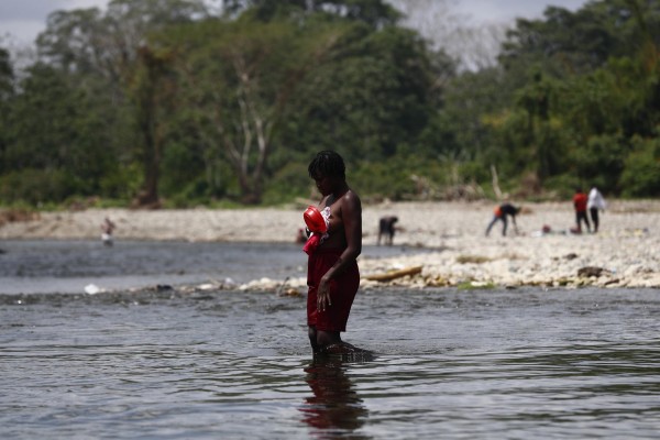 Migrantes persiguen sus sueños en medio de la mortífera pandemia de la covid-19