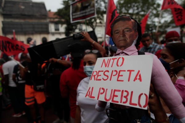 Organizaciones populares marchan contra la privatización del CSS y el alto costo de la vida