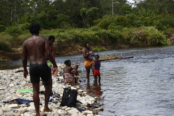 Migrantes persiguen sus sueños en medio de la mortífera pandemia de la covid-19