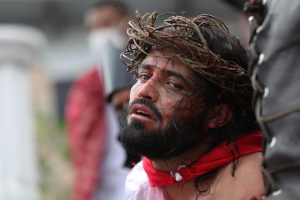 Jóvenes de Panamá Viejo recrean la Pasión de Cristo