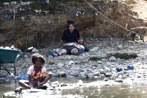Migrantes persiguen sus sueños en medio de la mortífera pandemia de la covid-19