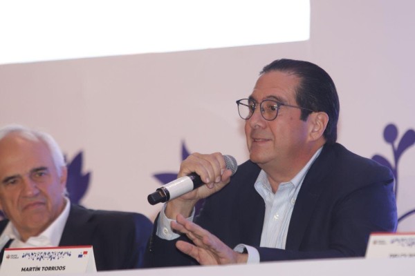El expresidente y candidato presidencial del Partido Popular (PP), Martín Torrijos Espino.