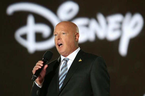 Bob Chapek, veterano de Disney durante 27 años, sucederá a Iger.