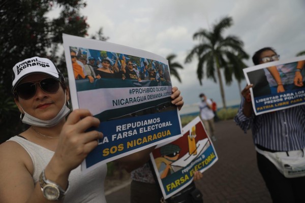 Nicaragüenses en Panamá protestan ante reelección de Ortega y polémico proceso electoral