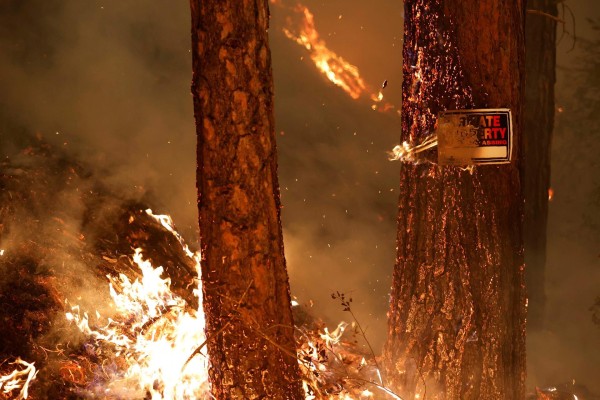 El calor empeora la situación de los incendios en California
