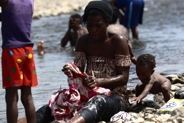 Migrantes persiguen sus sueños en medio de la mortífera pandemia de la covid-19