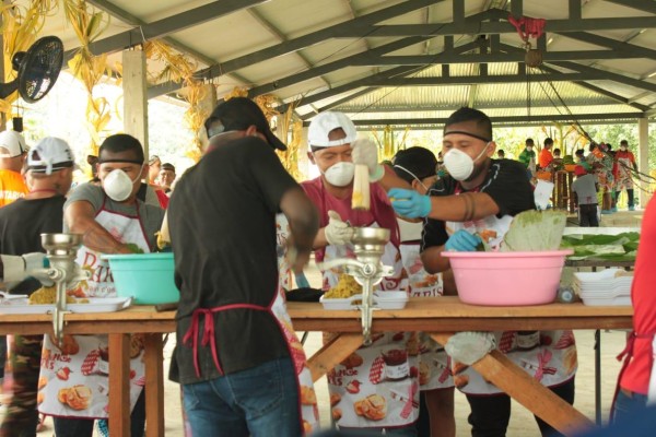 Panam&aacute; cocina el patac&oacute;n m&aacute;s grande del mundo para entrar al r&eacute;cord Guinness