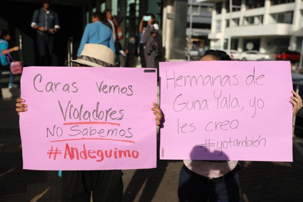 Manifestaci&oacute;n contra la violencia a la mujer
