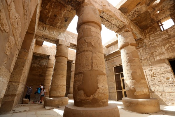 Luxor destino turístico por los edificios históricos