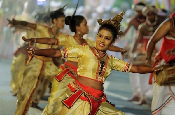 Sri Lanka celebra su fiesta religiosa