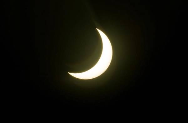 Así se apreció el eclipse solar que oscureció el cielo de Suramérica